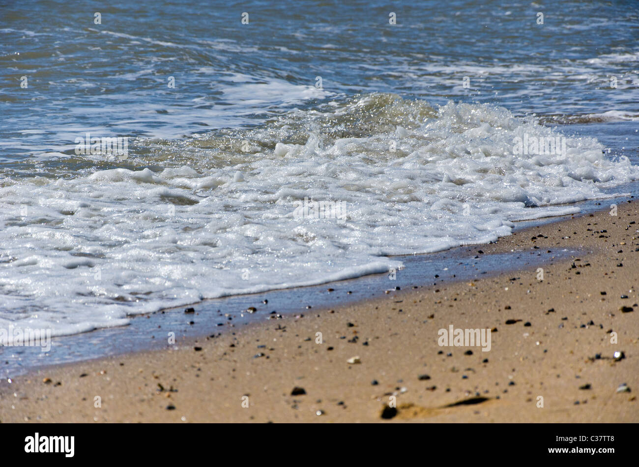 Un gros plan d'​​Waves la mer à la plage de Southend-on-Sea dans l'Essex, UK Banque D'Images