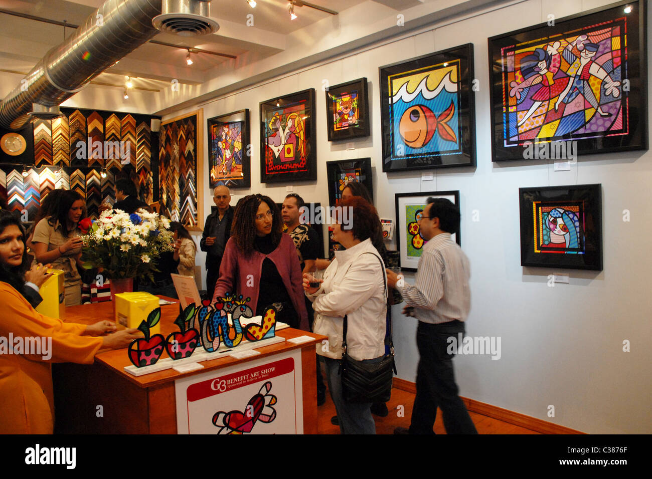 Atmosphère artiste néo-pop brésilien Romero Britto, fait une apparition à Galleria sur l'avantage de tiers d'Art, New York City Banque D'Images