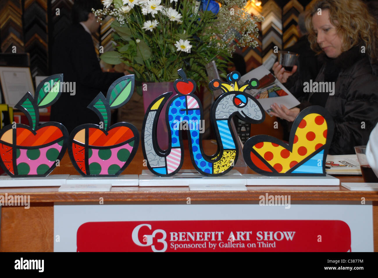 Art Romero Britto, artiste néo-pop brésilien Romero Britto, fait une apparition à Galleria sur l'avantage de tiers d'Art Nouveau Banque D'Images