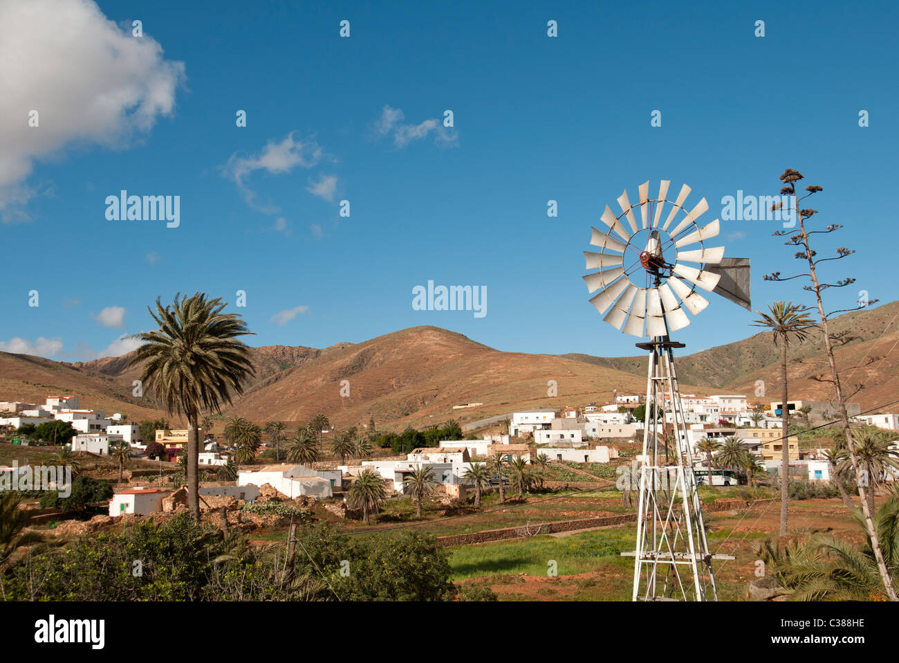 Moulin , juste à l'extérieur de la pompe à eau Pajara Fuerteventura Canaries Banque D'Images