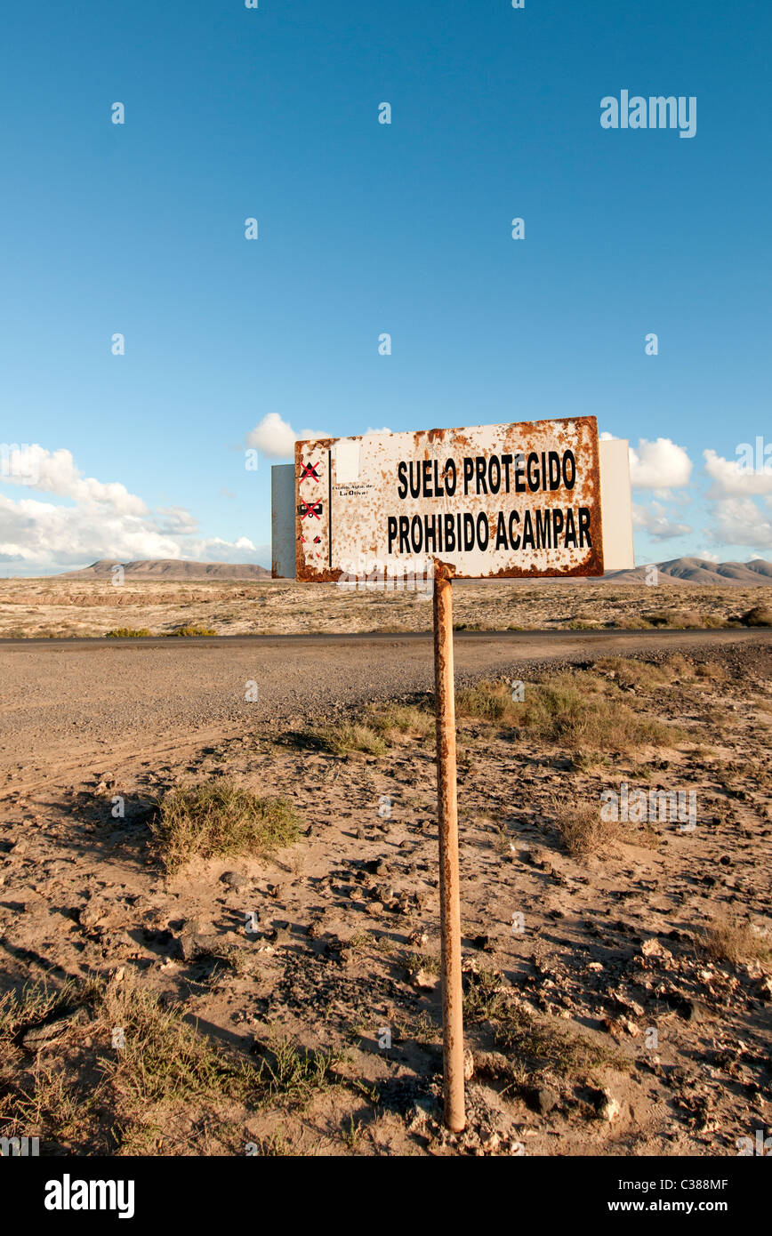 Suelo protegido protegido acampar signe à El Cotillo Fuerteventura Canaries Banque D'Images