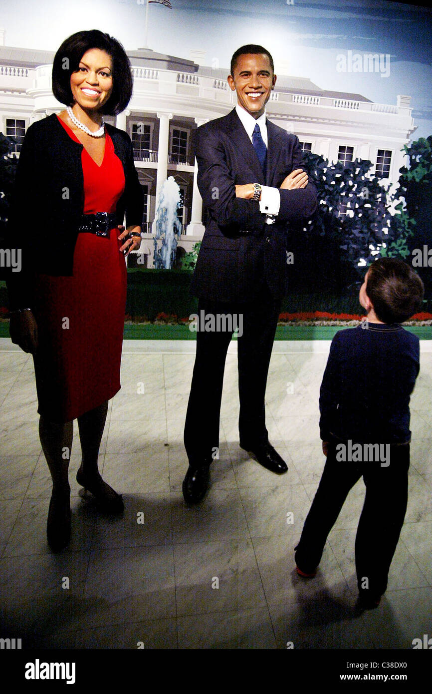 Les répliques de cire de Michelle Obama et le président Barack Obama  Dévoilement de la Michelle Obama figure en cire chez Madame Tussauds Photo  Stock - Alamy
