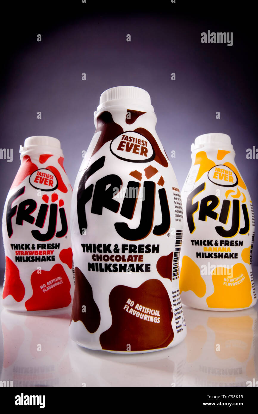 Bouteilles de Frijj Milkshake, un produit Dairy Crest. Banque D'Images