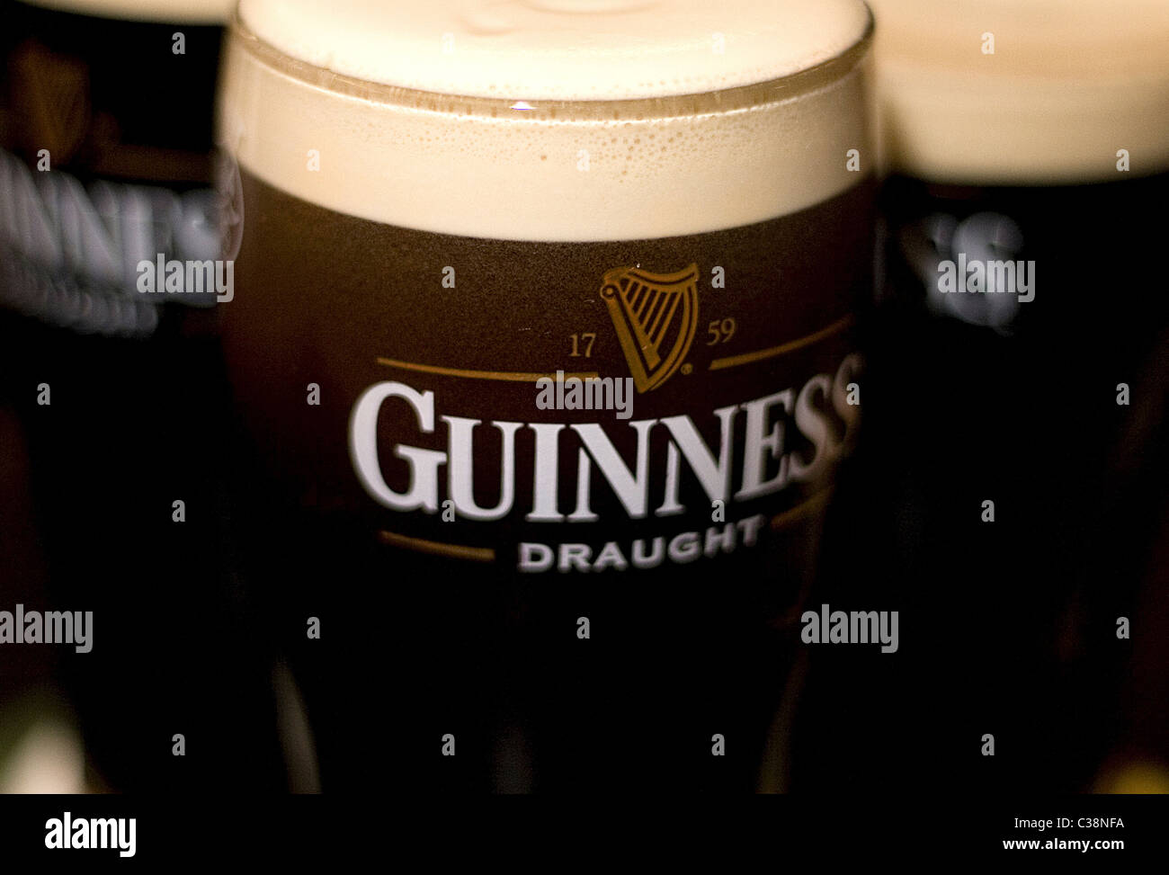 Image d'illustration de Guinness pintes. Banque D'Images