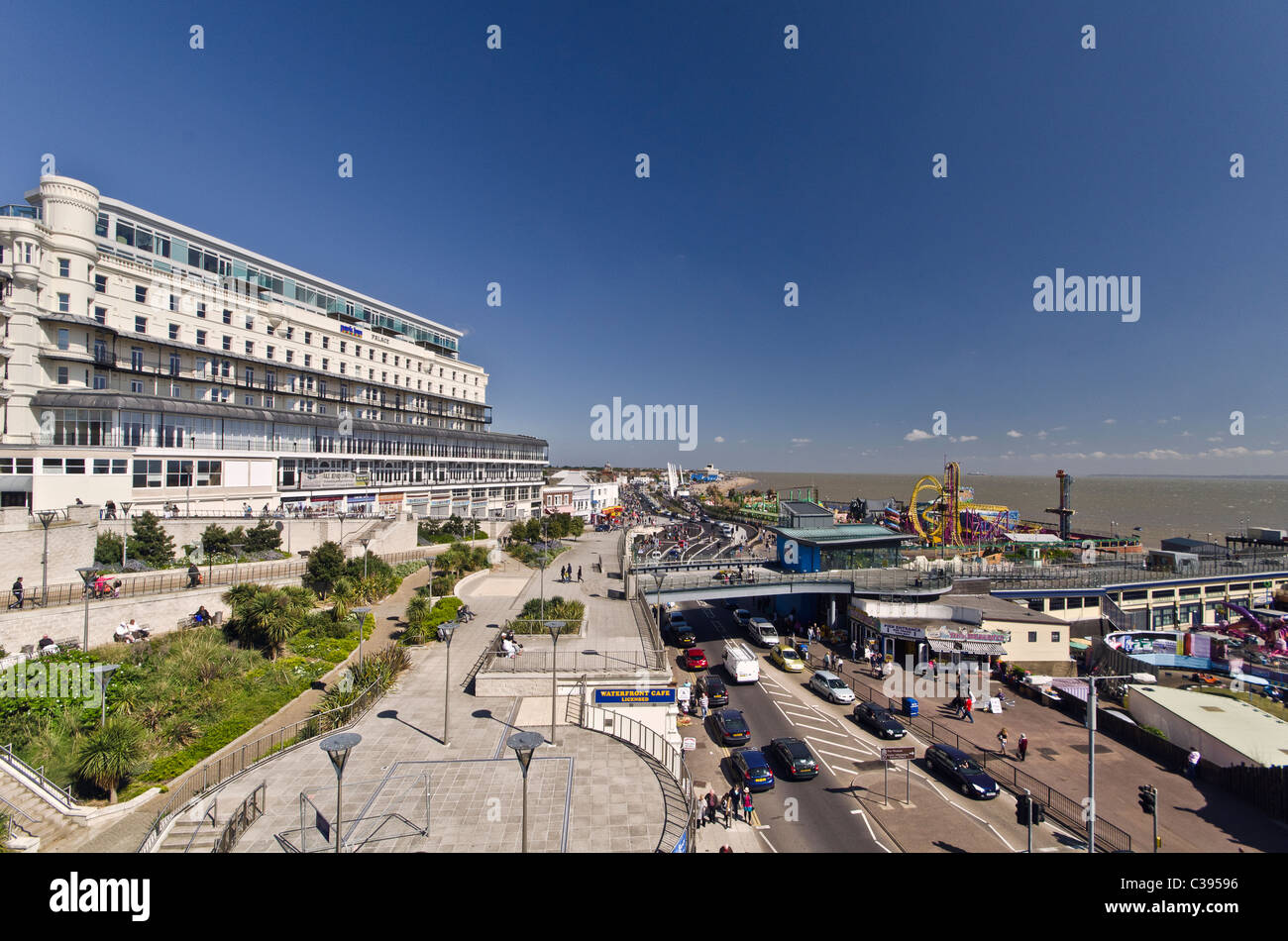 Vue de l'hôtel et la promenade à Southend-on-Sea, Essex, Angleterre, RU Banque D'Images