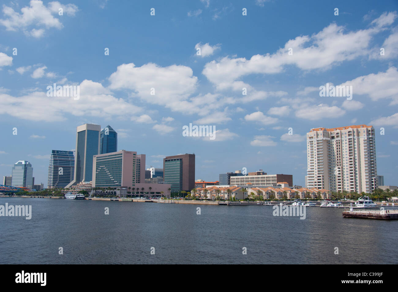 Floride, Jacksonville. Le centre-ville de Jacksonville, Jacksonville Landing zone le long de la rivière Saint-Jean. Banque D'Images