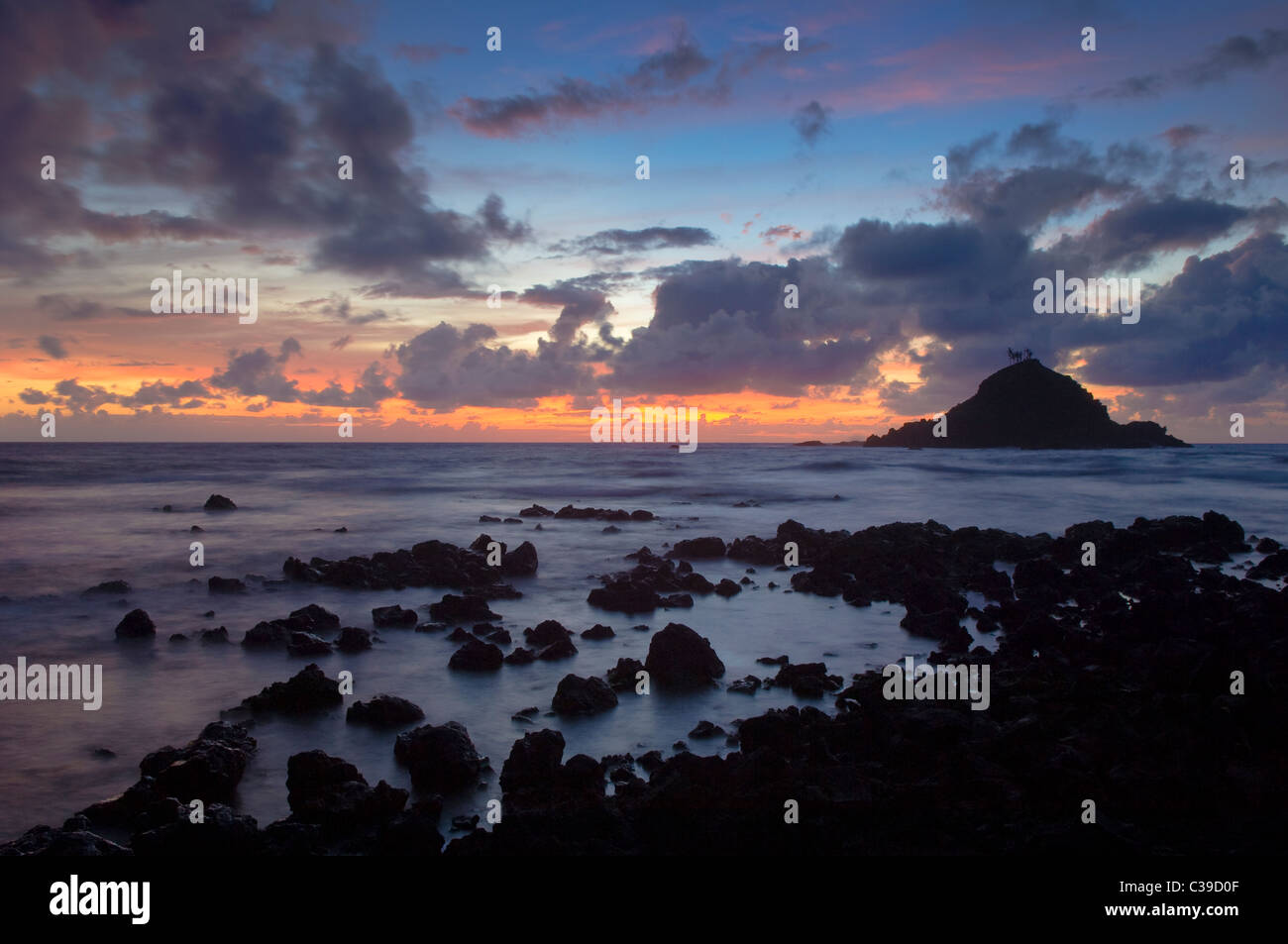 Lever et Alau Island, Hana, Maui, Hawaï. Banque D'Images