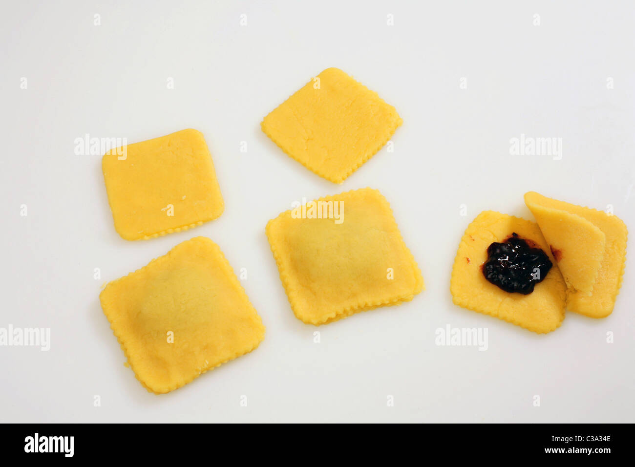 Tortelli dolci ripieni, carnaval traditionnel doux, l'étape 11, l'Italie, l'Europe Banque D'Images