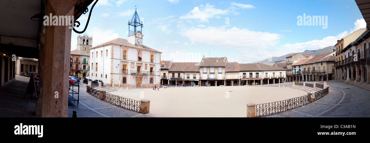 Place ronde en Riaza.Segovia, Espagne. Banque D'Images