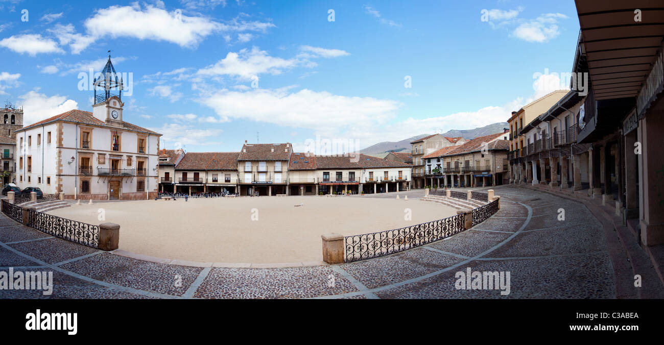 Place ronde en Riaza.Segovia, Espagne. Banque D'Images