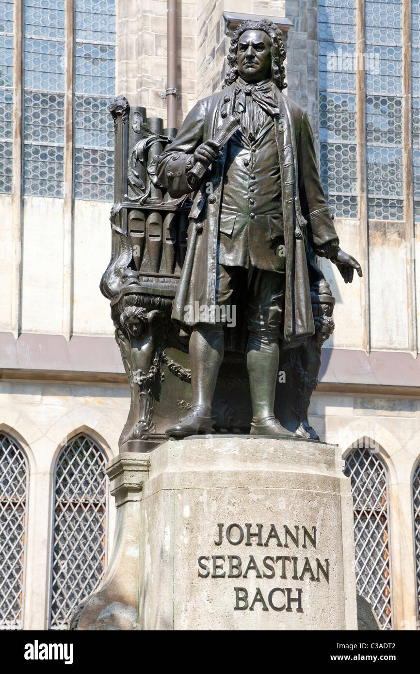 Johann Sebastian Bach statue à l'extérieur de l'église St Thomas', Leipzig, Saxe, Allemagne Banque D'Images