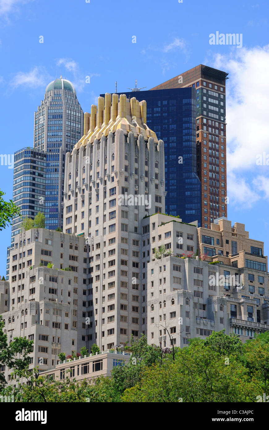 Les appartements et les immeubles de bureaux autour de Central Park à New York. Banque D'Images