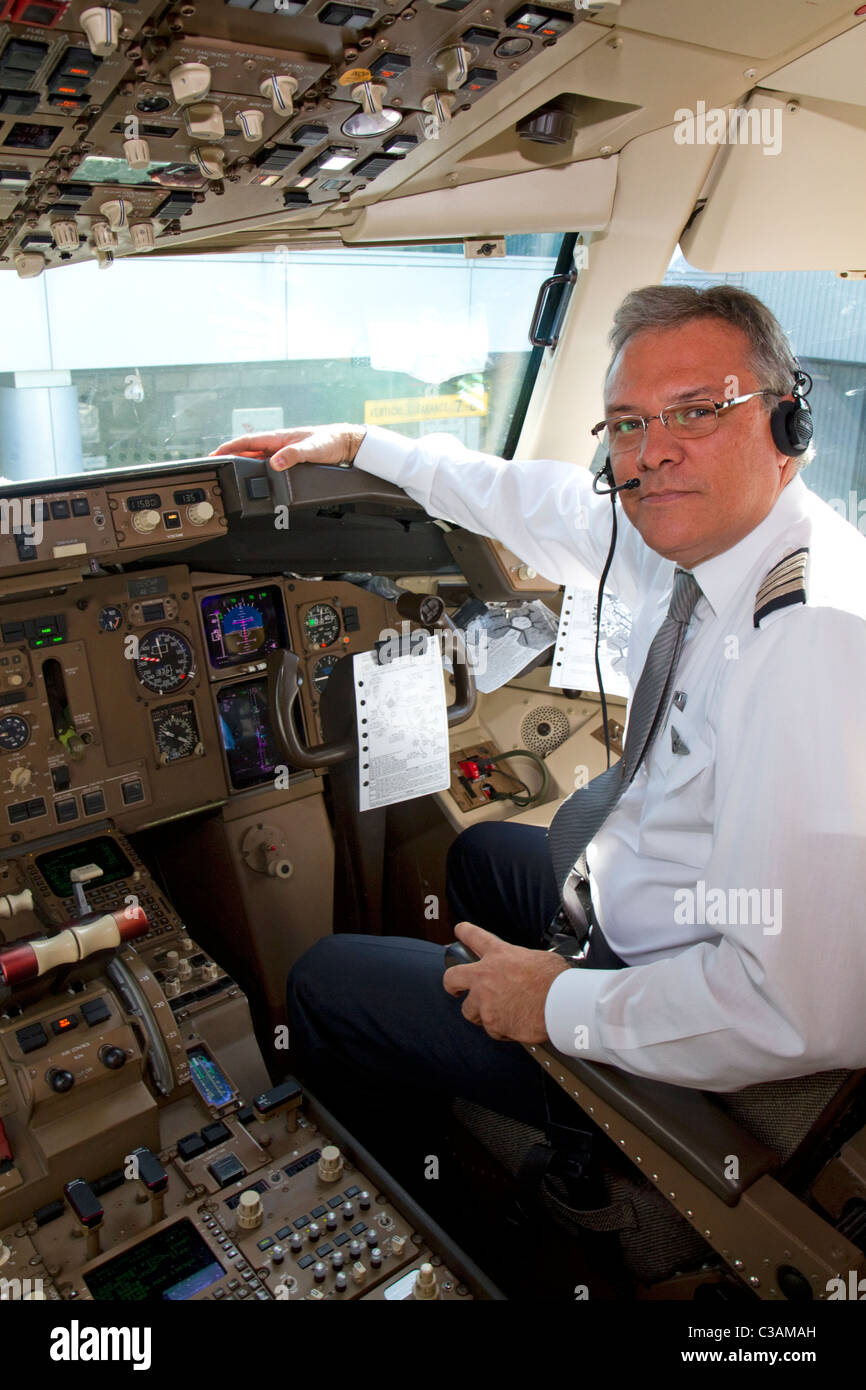 Copilote dans le cockpit d'un Boeing 767. Banque D'Images