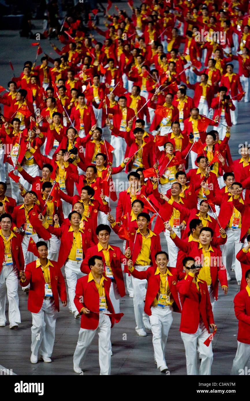 L'équipe chinoise de l'hôte en marche à des cérémonies d'ouverture de Jeux Olympiques d'été de 2008, Pékin, Chine Banque D'Images