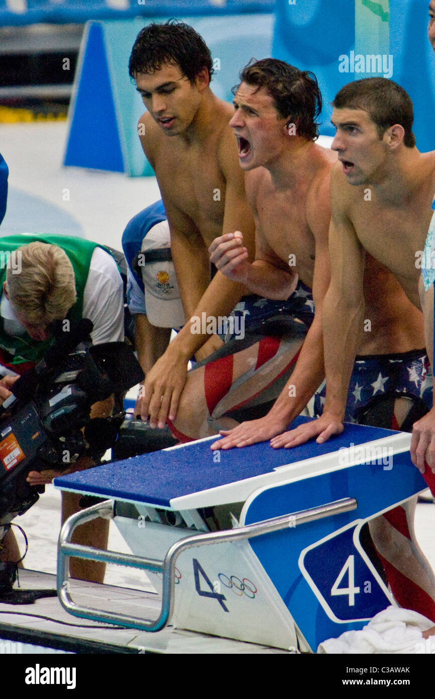 USA 2x200m Record du monde Médaille d'équipe du relais de L-R Michael Phelps, Ryan Lochte, Ricky Berens,regardez comme Peter Vanderkaay, vient en Banque D'Images