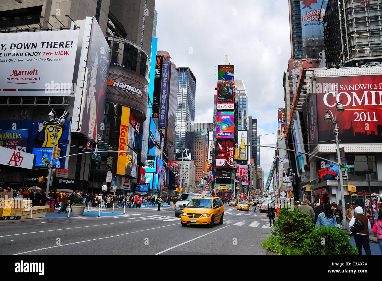 Times Square traffic Street view à Manhattan, New York City. Banque D'Images