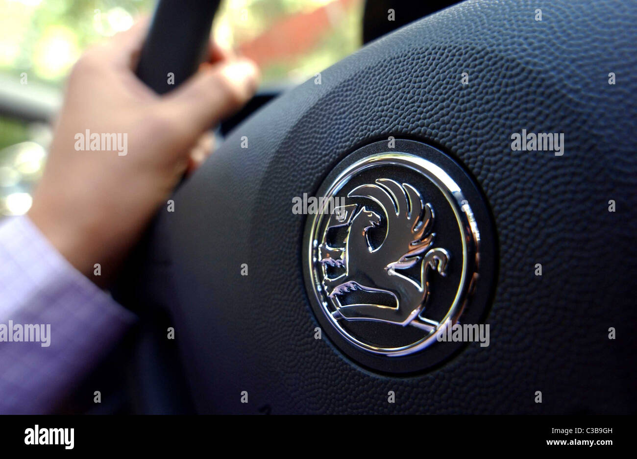 Volant de voiture avec le logo de la marque Vauxhall Banque D'Images