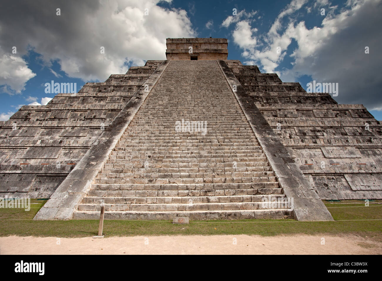 Chichen Itza : ruines Maya : Temple de Kukulkan (El Castillo) Banque D'Images