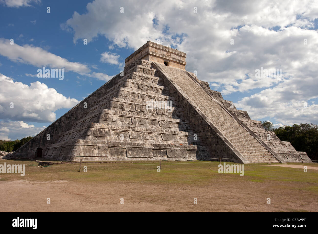 Chichen Itza : ruines Maya : Temple de Kukulkan (El Castillo) Banque D'Images