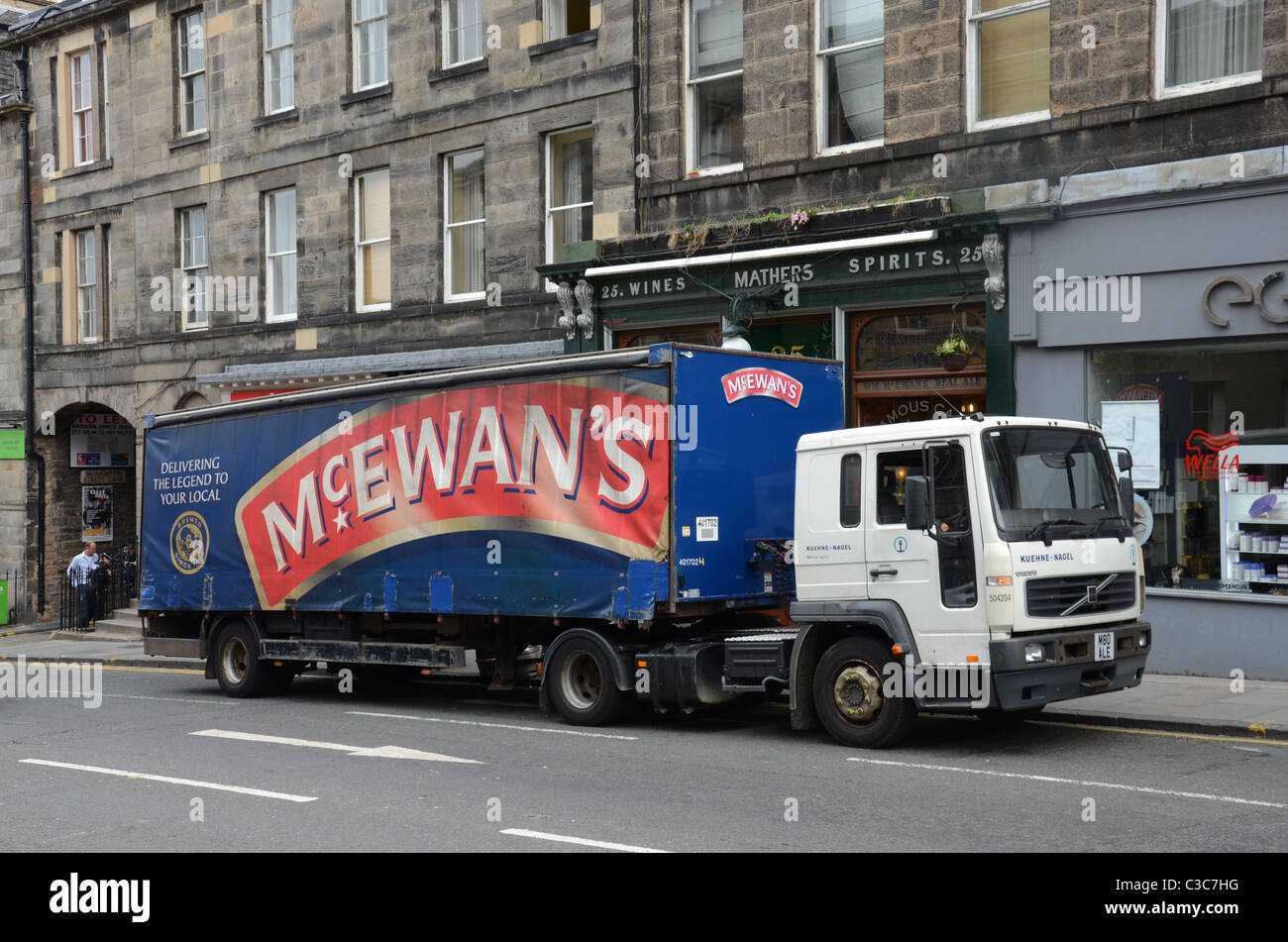 Un camion de Scottish & Newcastle Breweries (maintenant propriété de Heineken) bière offrant à Édimbourg. La marque McEwans est administré par Wells & Youngs. Banque D'Images
