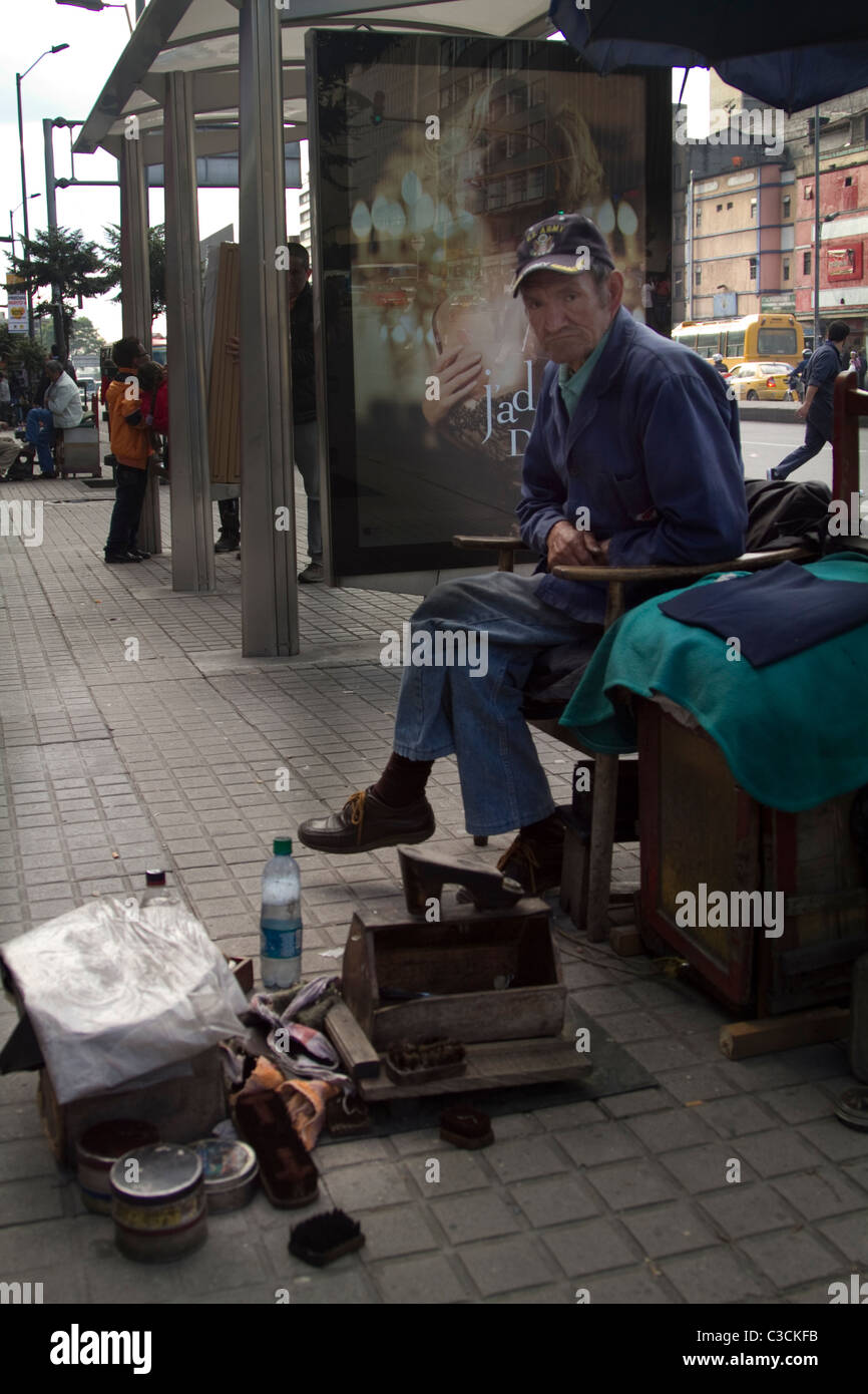 Service de Cireur Hommes à Bogota Colombie Banque D'Images