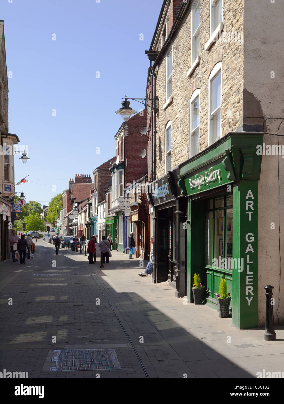 Bondgate une zone commerçante piétonne dans la ville historique de Bishop Auckland, Co. Durham Banque D'Images