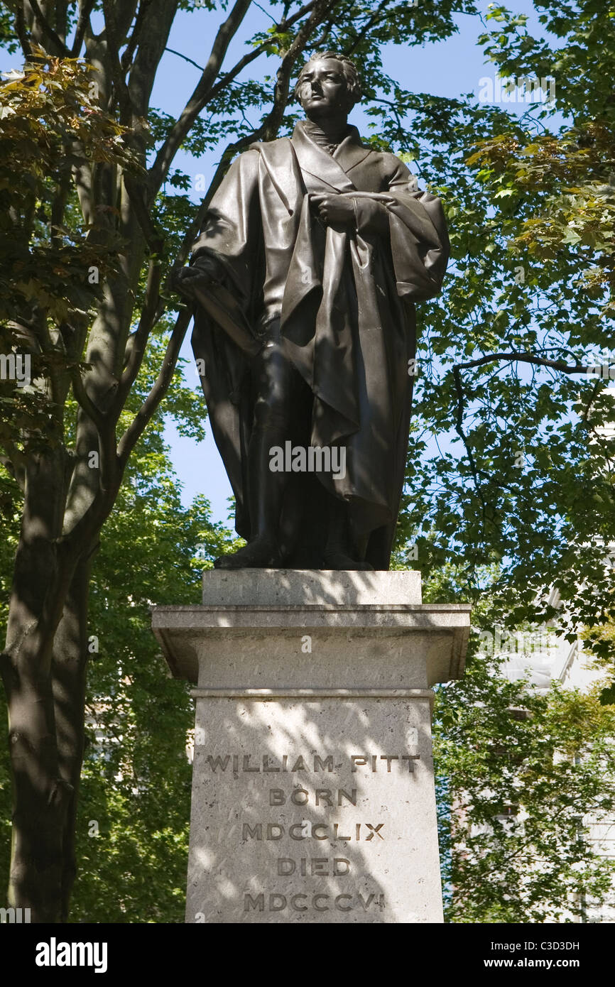 Angleterre Londres, William Pitt le Jeune, statue dans Hanover Square Banque D'Images