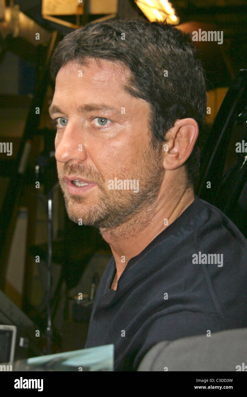 Gerard Butler laissant ABC studio à Manhattan après être apparu sur "Live with Regis and Kelly" New York City, USA - 23.07.09 Banque D'Images