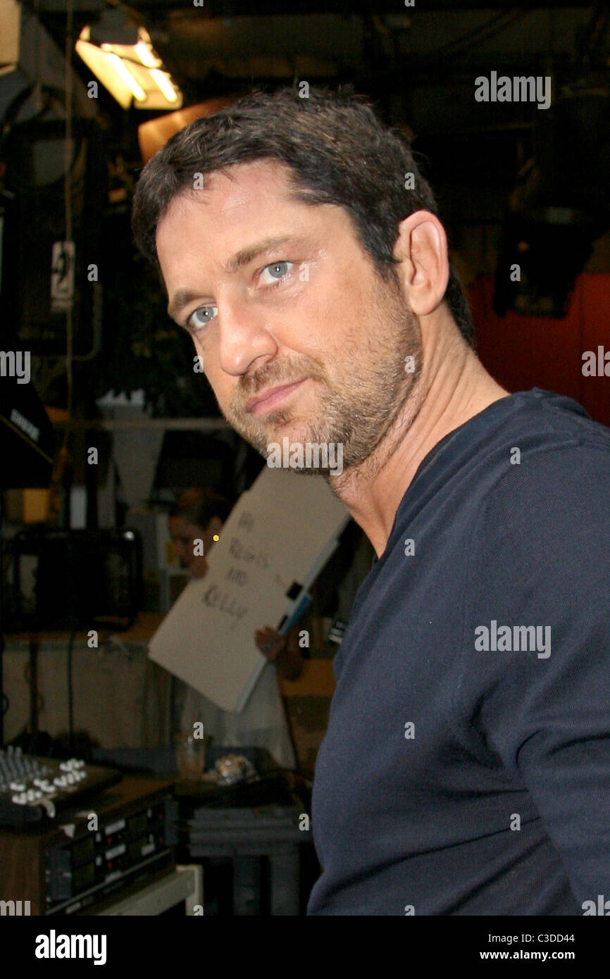 Gerard Butler laissant ABC studio à Manhattan après être apparu sur "Live with Regis and Kelly" New York City, USA - 23.07.09 Ray Banque D'Images