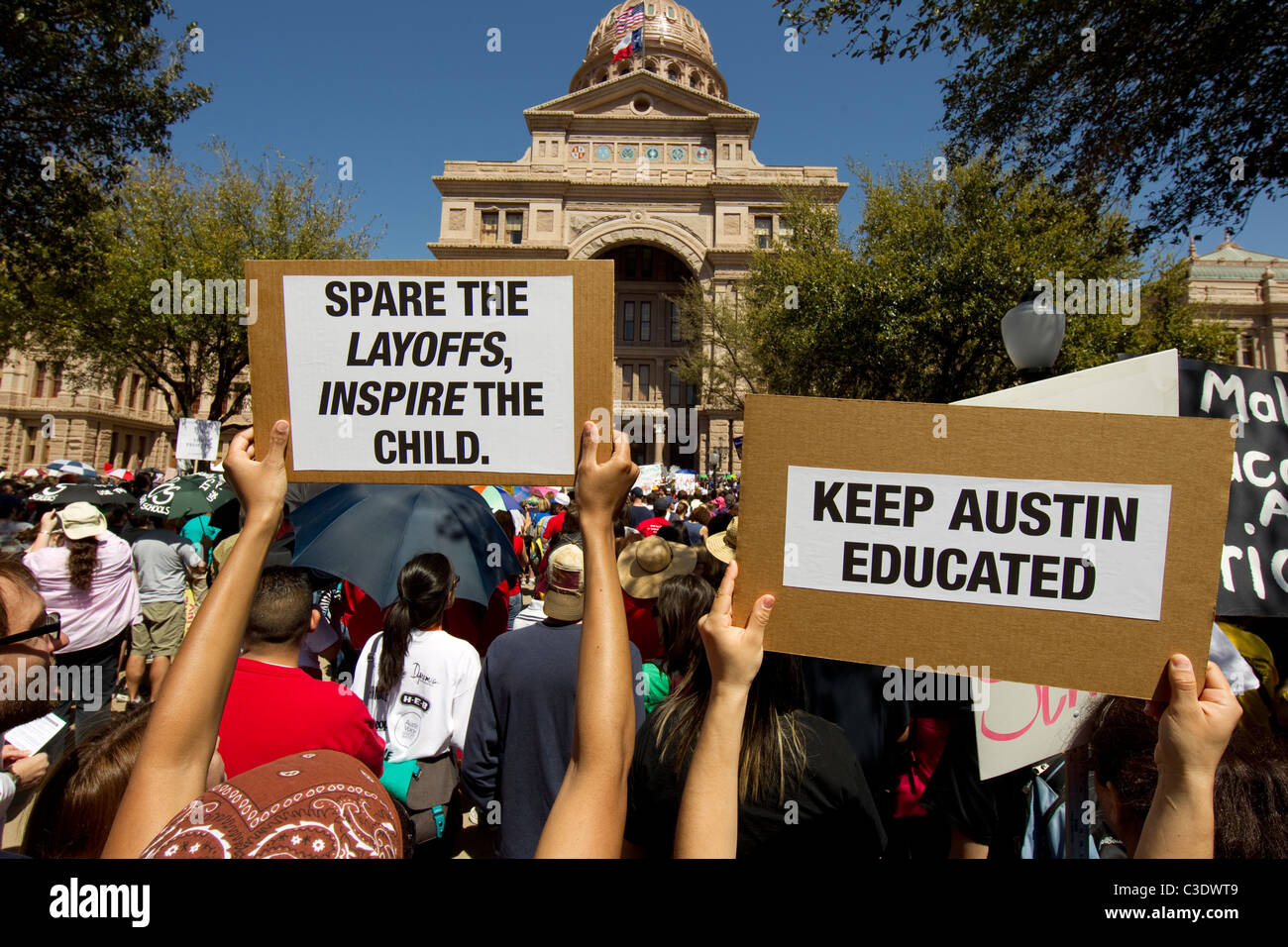 Un meeting de protestation à la Texas Capitol baptisé Save Texas les écoles comme les enseignants et les parents dénoncent les compressions budgétaires législatives 2011. Banque D'Images