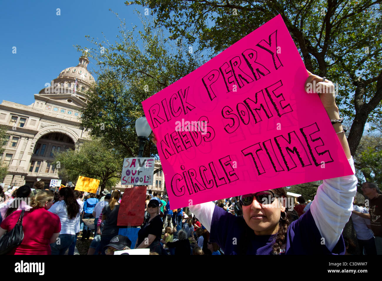 Un meeting de protestation à la Texas Capitol baptisé Save Texas les écoles comme les enseignants et les parents dénoncent les compressions budgétaires législatives 2011. Banque D'Images
