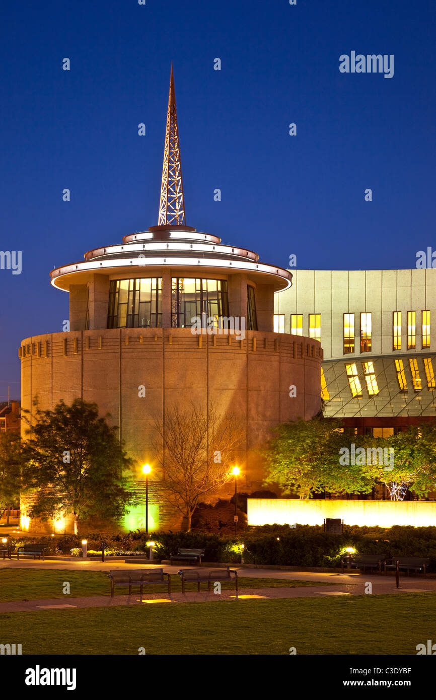 Twilight à la Country Music Hall of Fame, Nashville Tennessee USA Banque D'Images