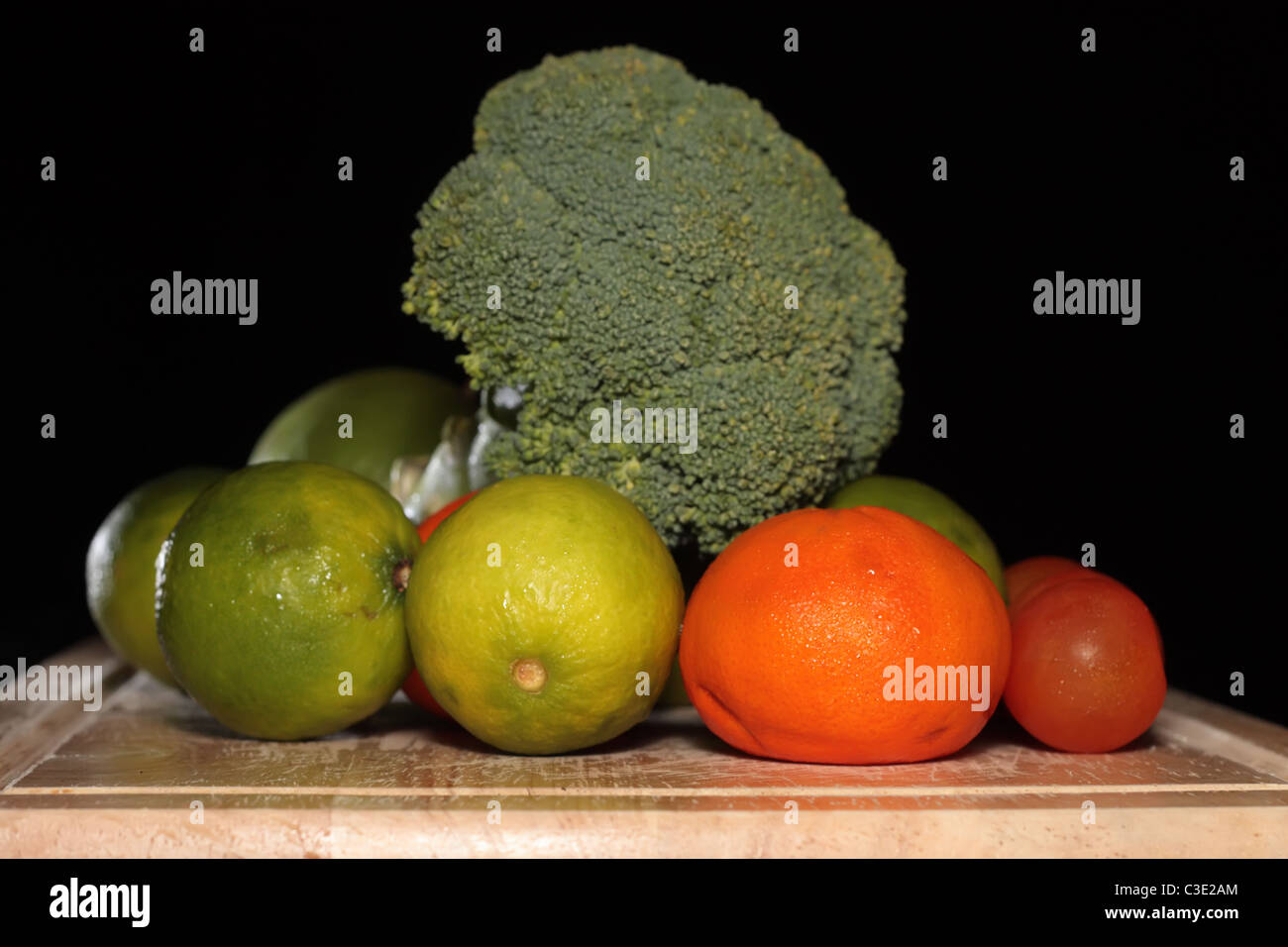 Source de vitamine C dans les fruits et légumes frais Banque D'Images