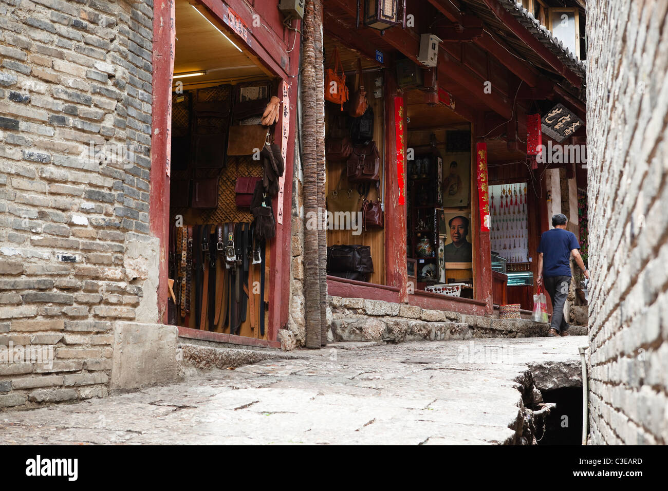 Lijiang : boutiques de souvenirs dans dayan ancient town Banque D'Images