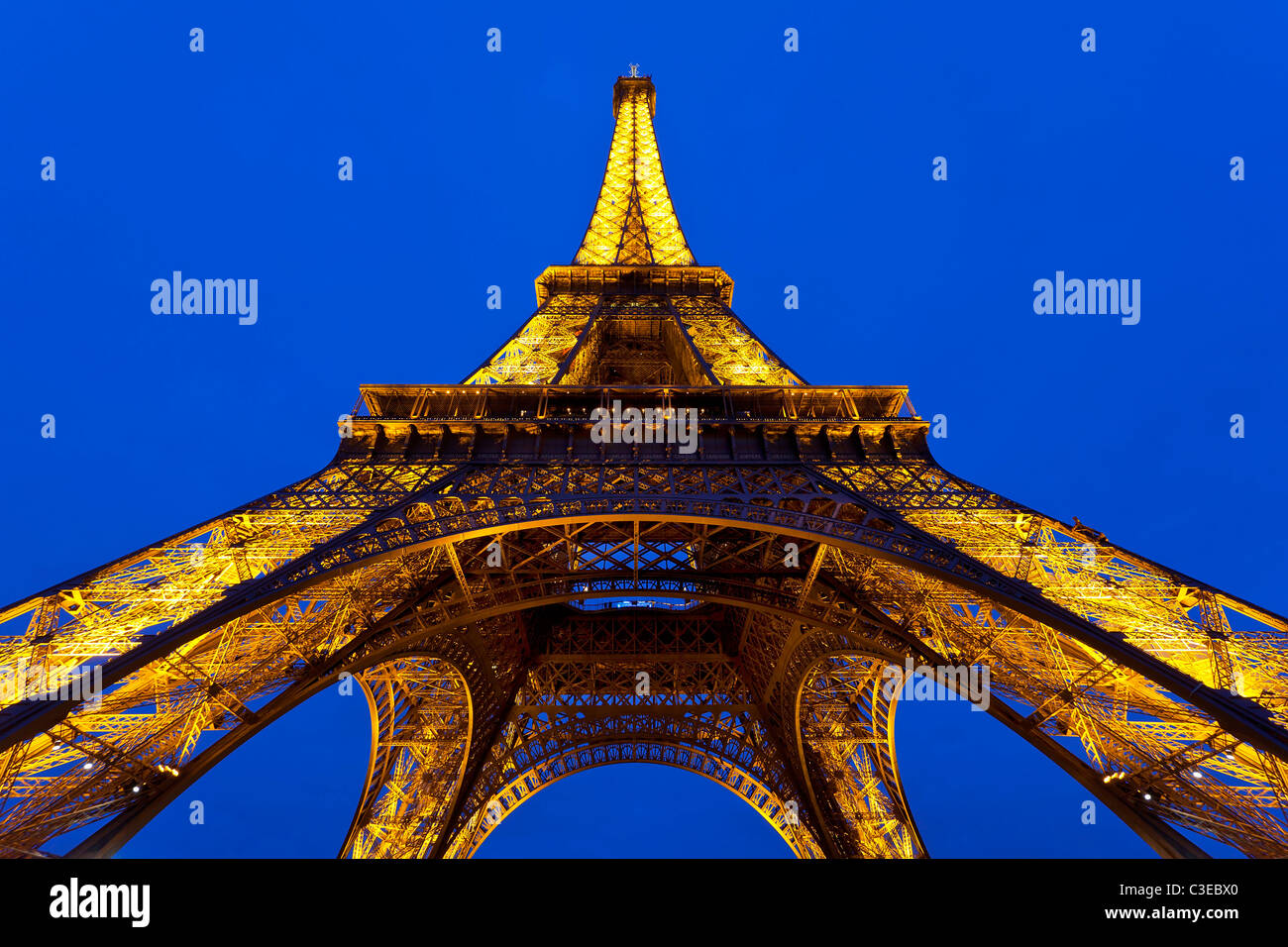 Paris, Tour Eiffel de nuit Banque D'Images