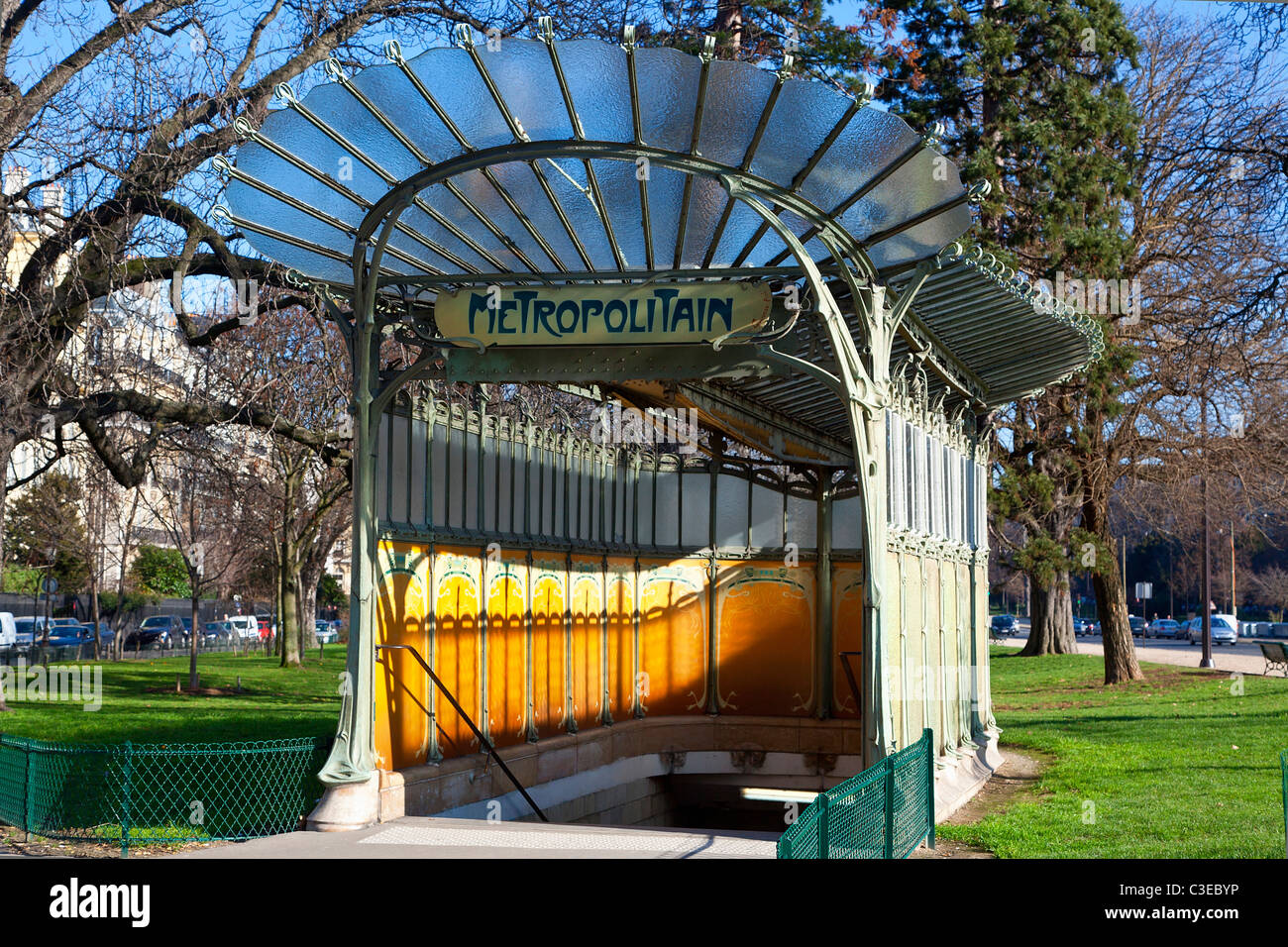 Station de metro porte dauphine Banque de photographies et d'images à haute  résolution - Alamy