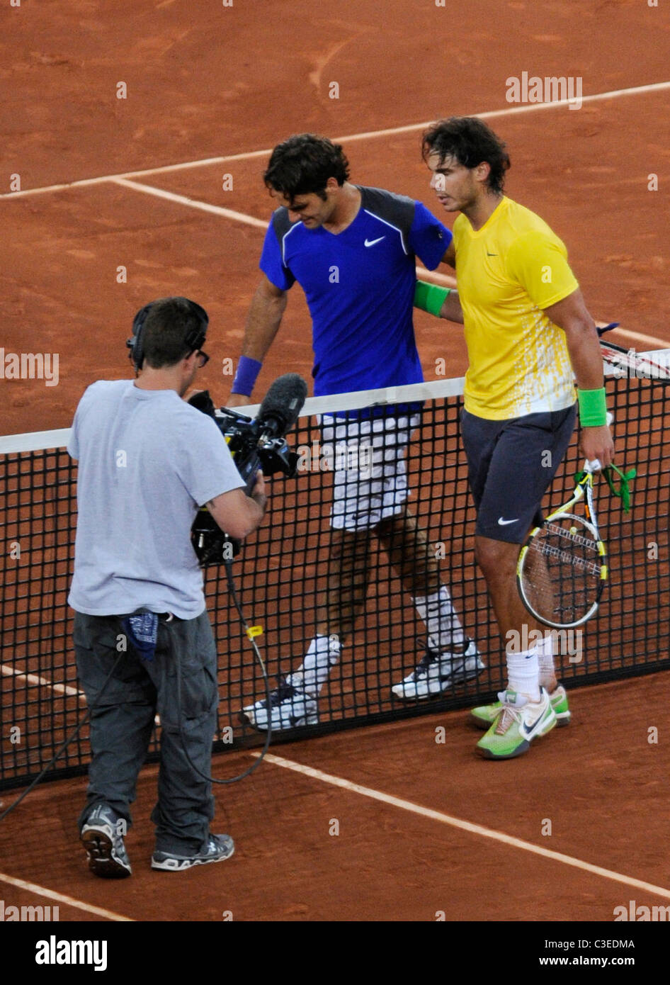 L'Espagne de Rafael Nadal contre Roger Federer de Suisse, au cours de demi-finales de l'Open de Tennis de Madrid Mutua Madrilena Banque D'Images