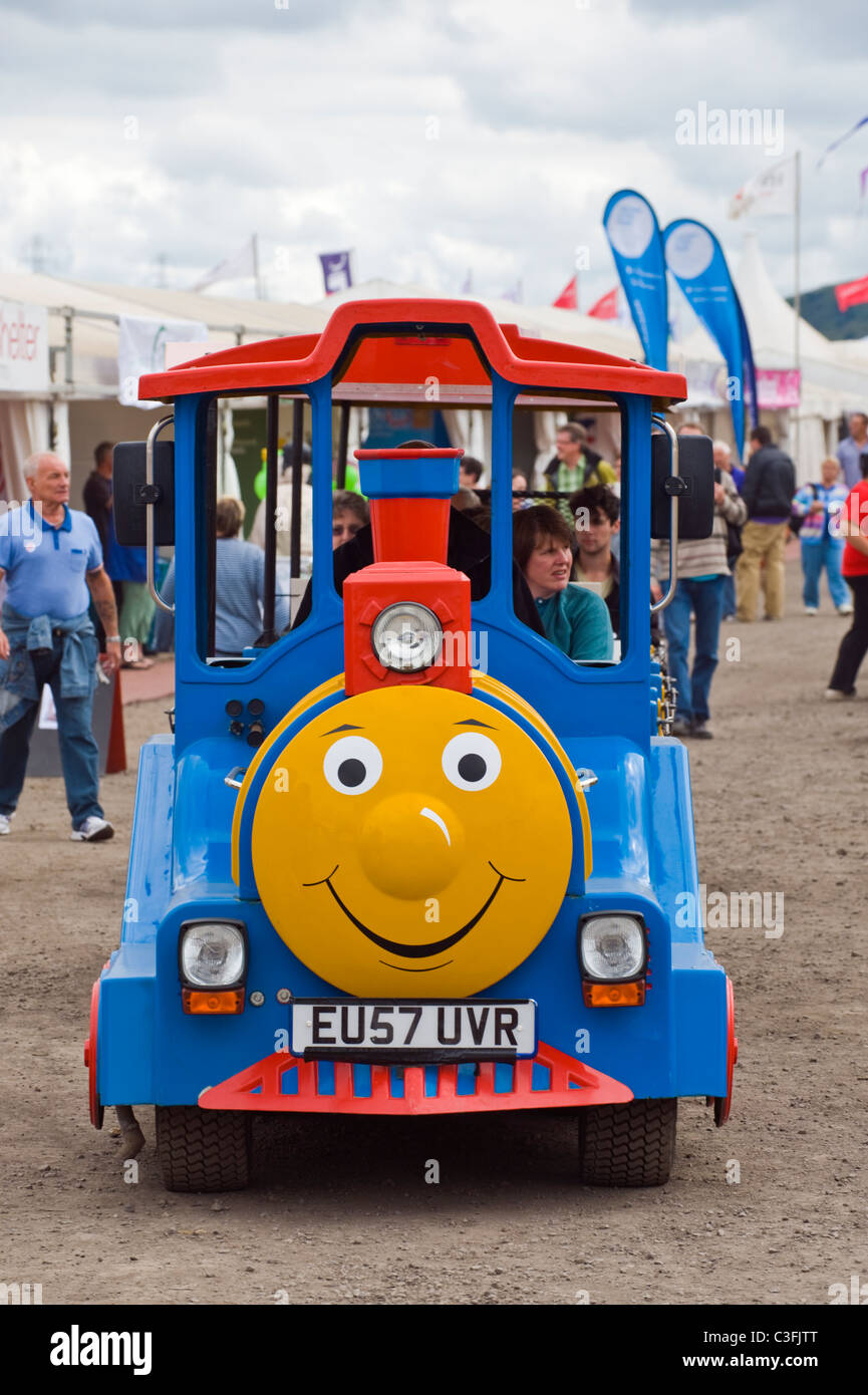 En petit train touristique à l'Eisteddfod National 2010 Ebbw Vale Blaenau Gwent South Wales UK Banque D'Images
