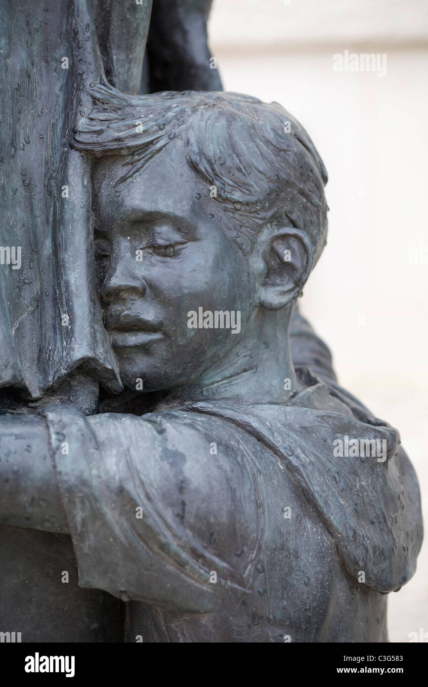 Détail de la sculpture en bronze par Ian Rank-Broadley au National Memorial Arboretum, Staffordshire. UK Banque D'Images