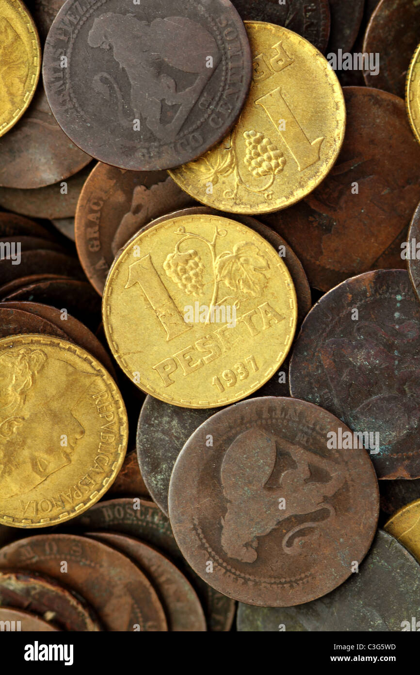 Vieux antique république espagne 1937 pièce de monnaie de 50 cents et la peseta Banque D'Images