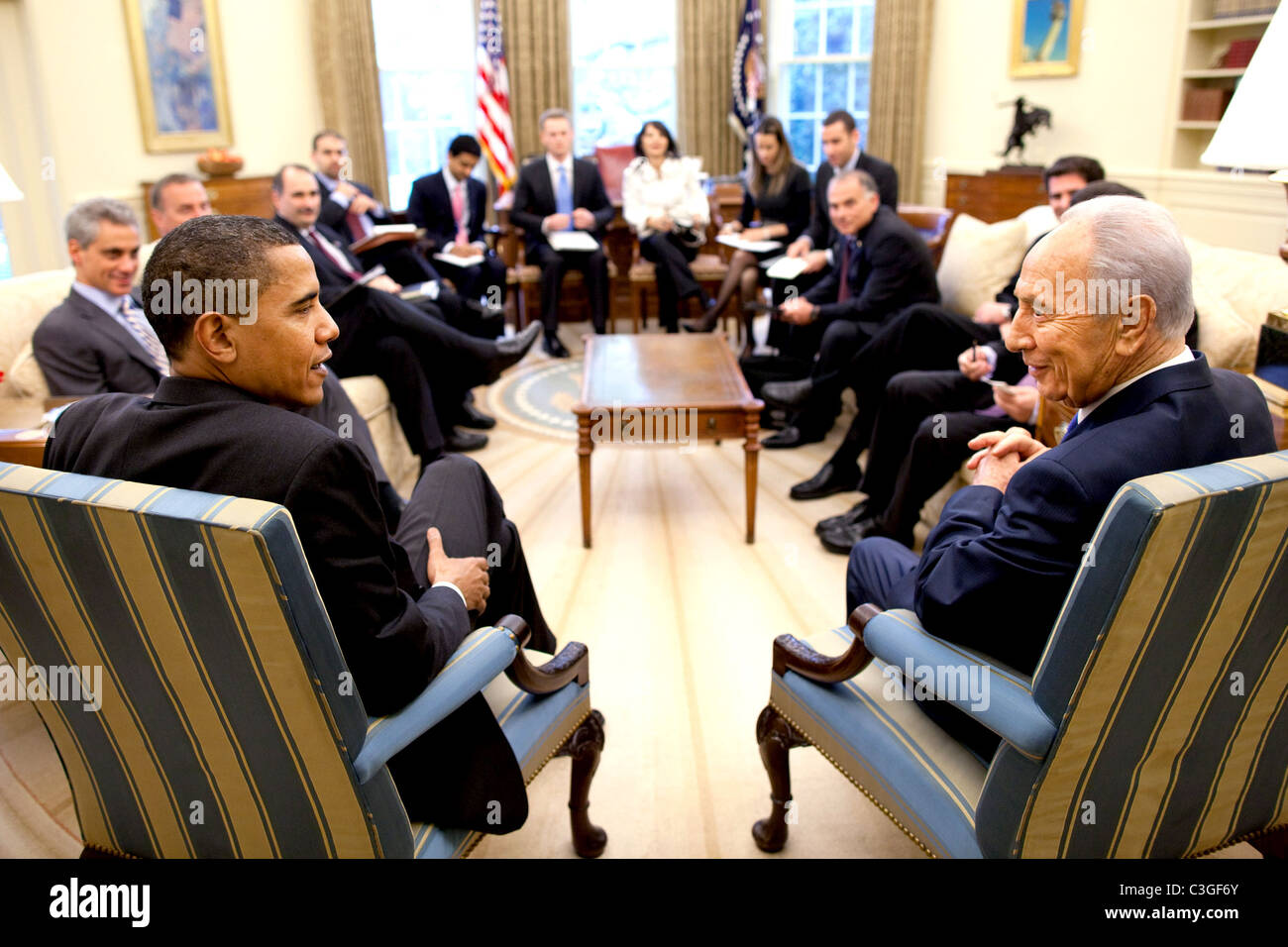 Le président Barack Obama rencontre avec le président israélien Shimon Peres dans le bureau ovale à Washington DC, USA - 05.05.09 White House Banque D'Images