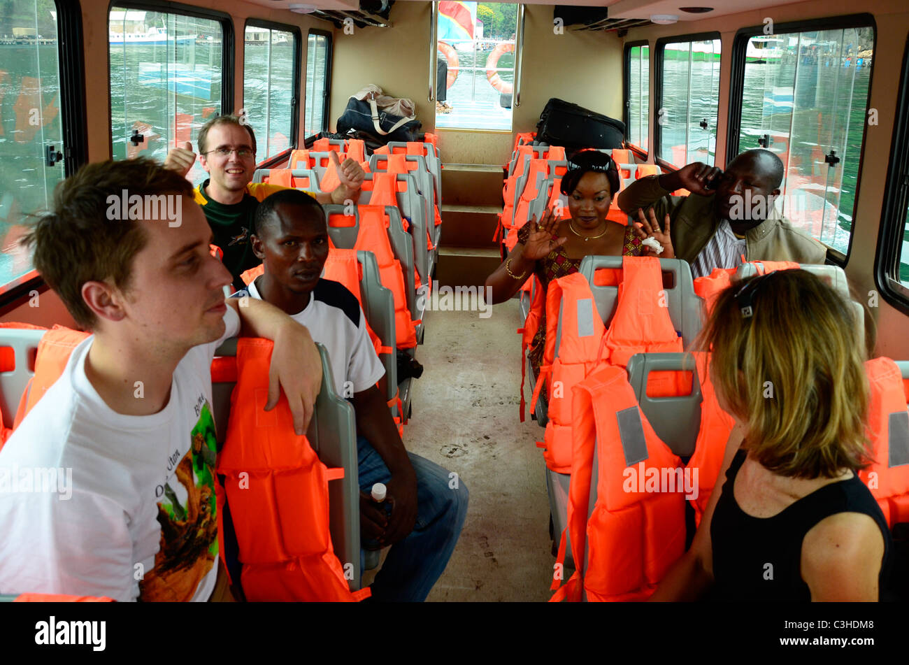 Transport à grande vitesse bateau sur le lac Kivu entre le Rwanda et la République démocratique du Congo, l'Afrique -- à partir de Goma à Bukavu Banque D'Images