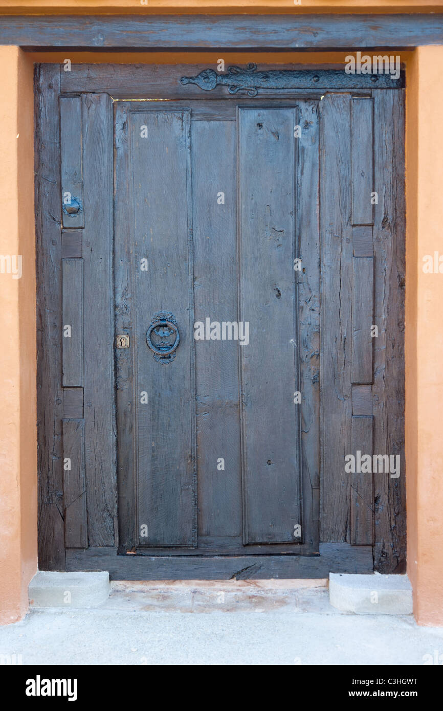 L'image haute résolution d'une vieille porte en bois. Banque D'Images