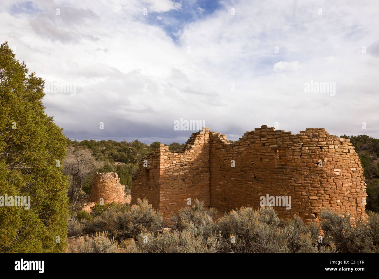 Château fardée et Tour au Château Fardée Hovenweep National Monument en groupe dans le sud de l'Utah, USA. Banque D'Images