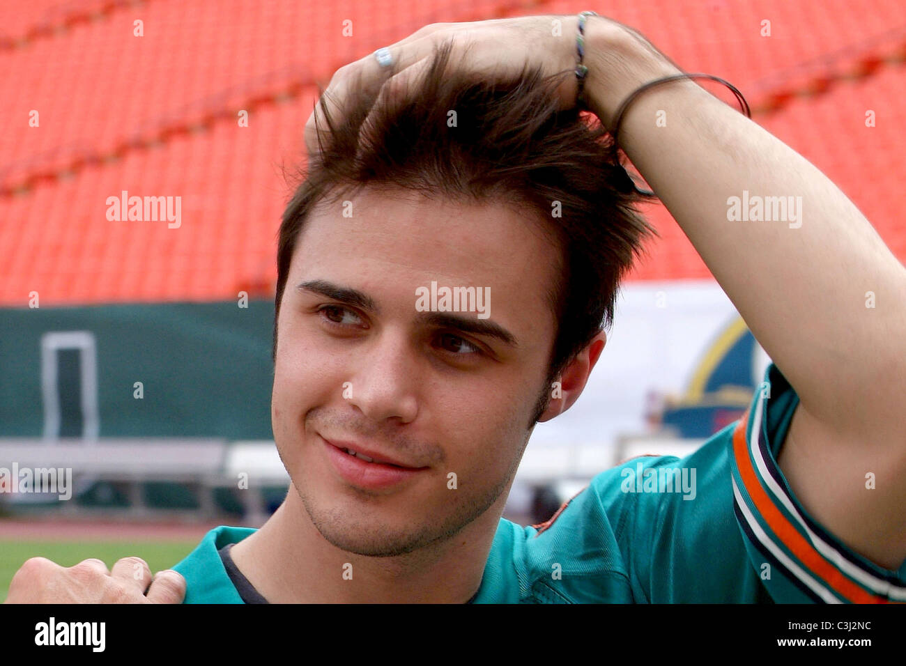 Kris Allen American Idol apparaît au stade de requins Terres avant sa performance au Miami Dolphins de Miami, parti de hayon Banque D'Images