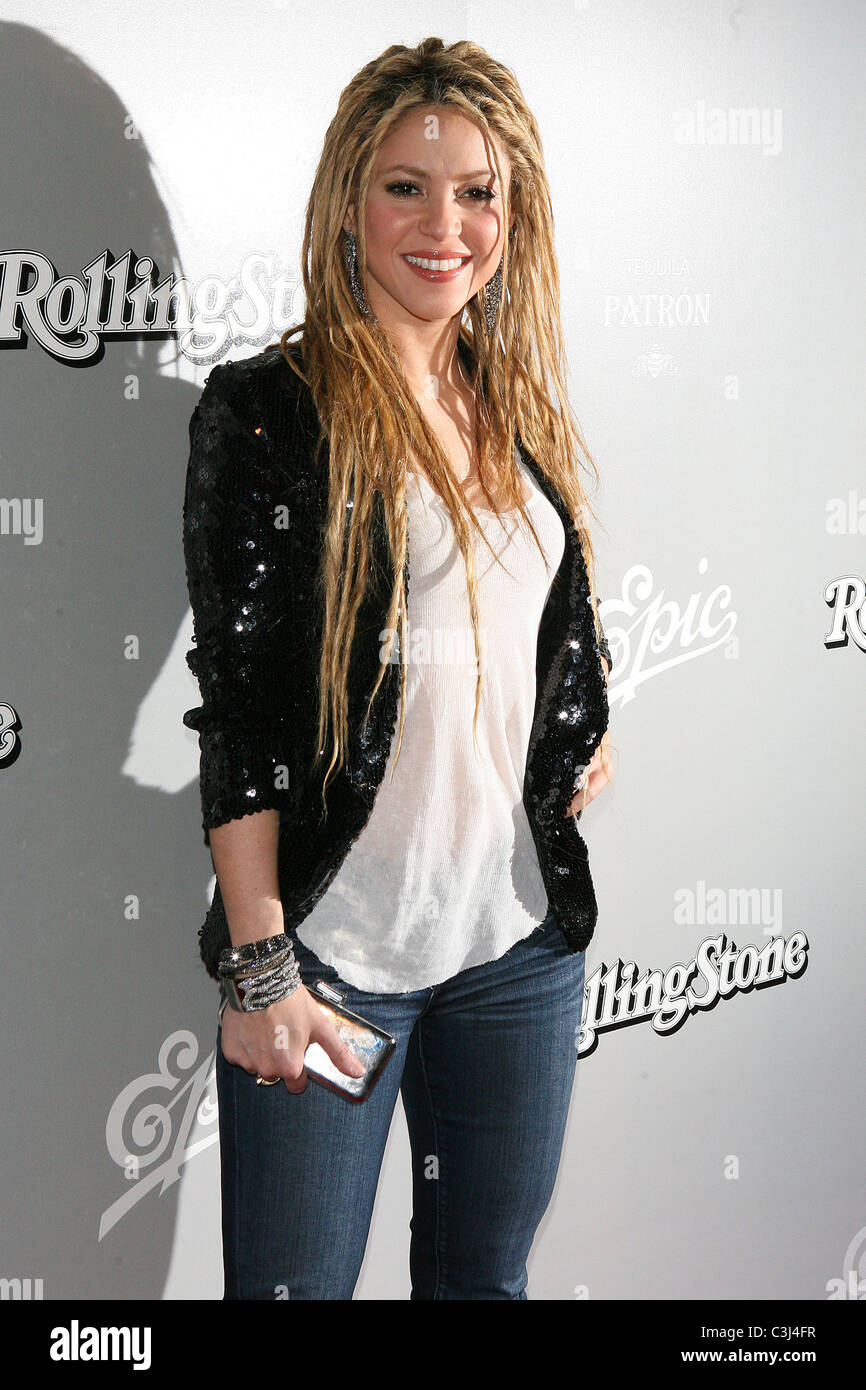Shakira participe à une partie à l'hôtel Bowery à lancer son nouvel album  'elle Wolf" et pour célébrer sa nouvelle couverture Rolling Stone Photo  Stock - Alamy