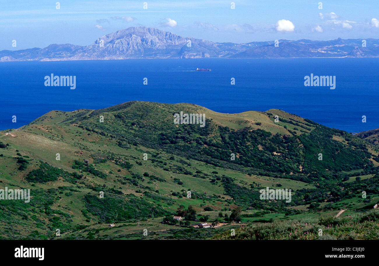 Détroit de Gibraltar et la côte de l'Afrique vu de El Mirador del Estrecho près de Tarifa Cadiz Province .. L'Andalousie.Espagne. Banque D'Images