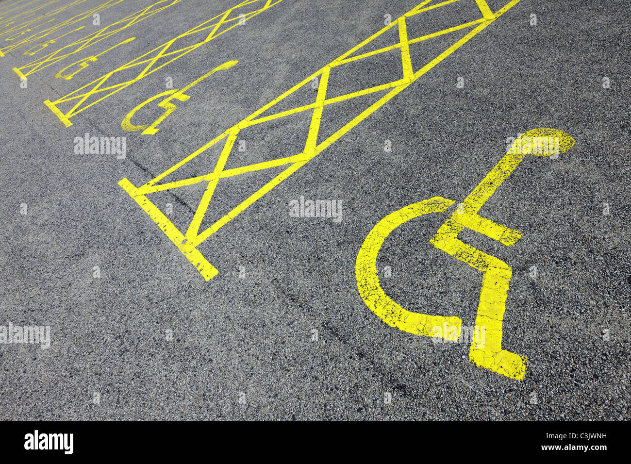 Mobilité porte seul signe pour conducteurs handicapés dans un parking dans le Royaume-Uni. Banque D'Images