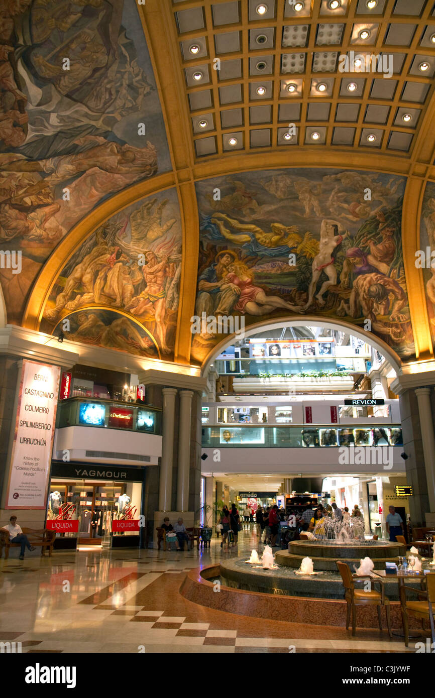 Fresques de la coupole de Galerias Pacifico, d'un centre commercial à Buenos Aires, Argentine. Banque D'Images