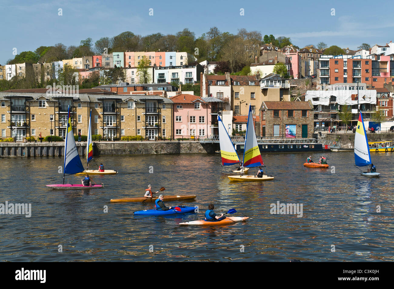 dh Hotwells BRISTOL DOCKS BRISTOL Bristol City Docks Floating Harbour canoës voiliers voile canoë royaume-uni canoë front de mer angleterre Banque D'Images